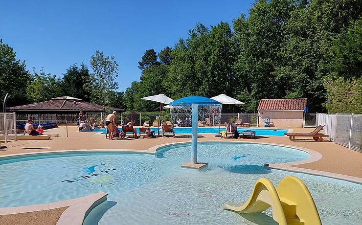 Camping avec piscine chauffée - Le Rêve - Grande piscine