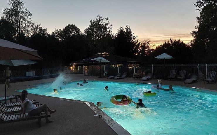 Camping avec piscine chauffée - Le Rêve - Grande piscine 